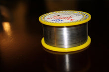 Cargar imagen en el visor de la galería, 60/40 Tin/Lead Flux 2.0% 1mm rosin flux solder wire Roll (100 gms)