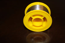 Cargar imagen en el visor de la galería, 60/40 Tin/Lead Flux 2.0% 0.8mm rosin flux solder wire Roll (100 gms)
